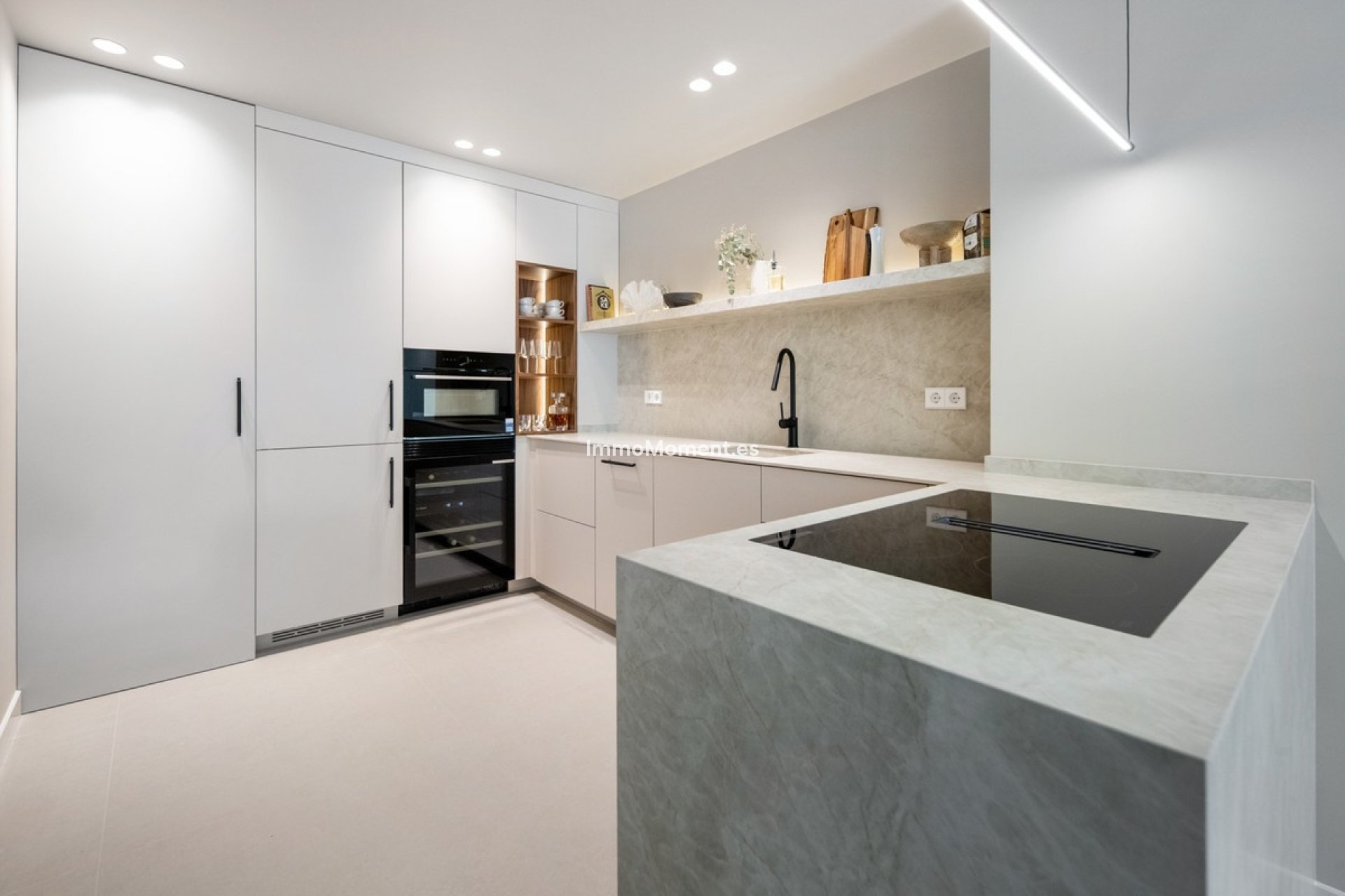 Resale - Apartment - Benahavís - La Quinta