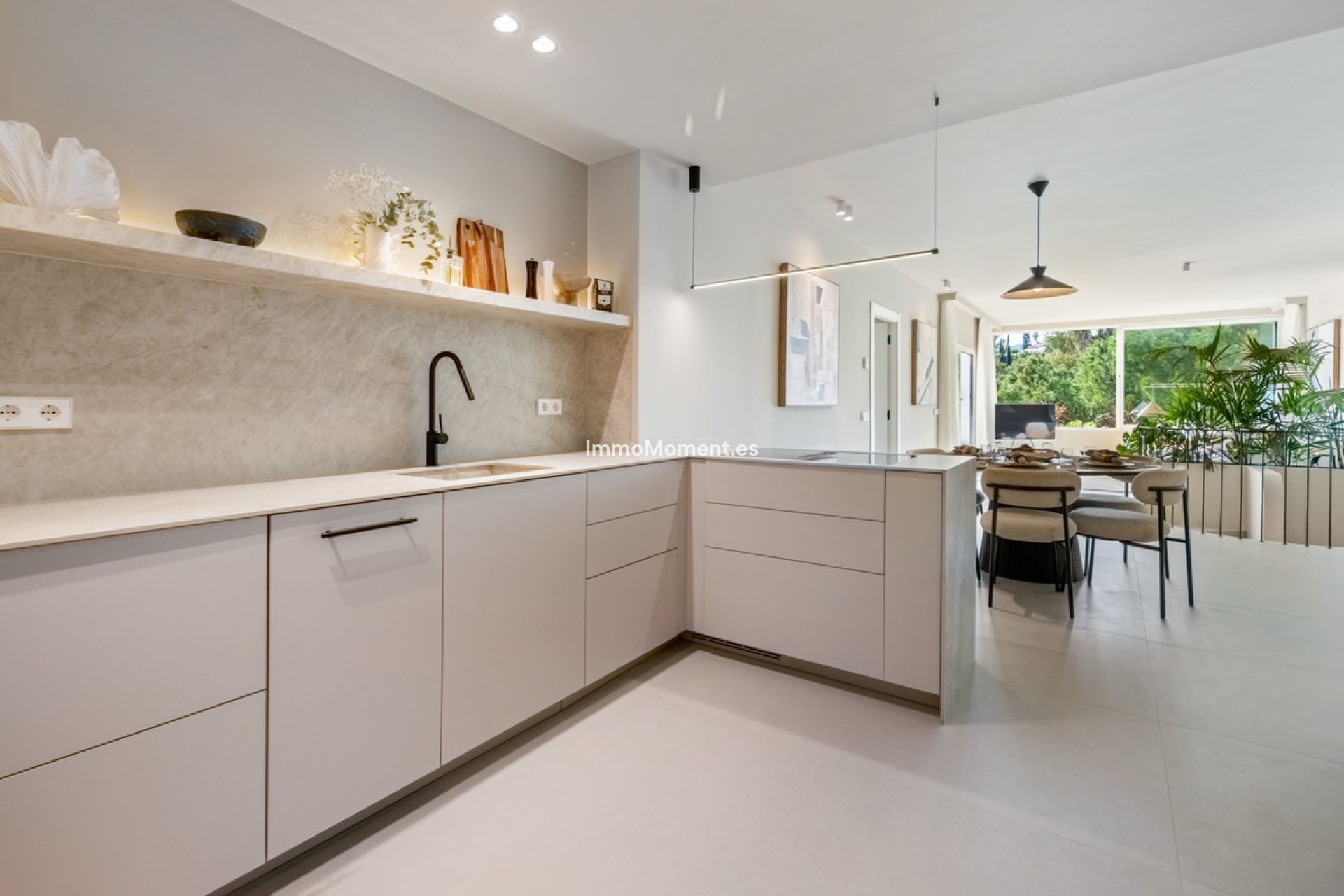 Resale - Apartment - Benahavís - La Quinta