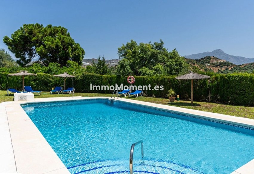 Resale - Apartment - Benahavís - La Quinta
