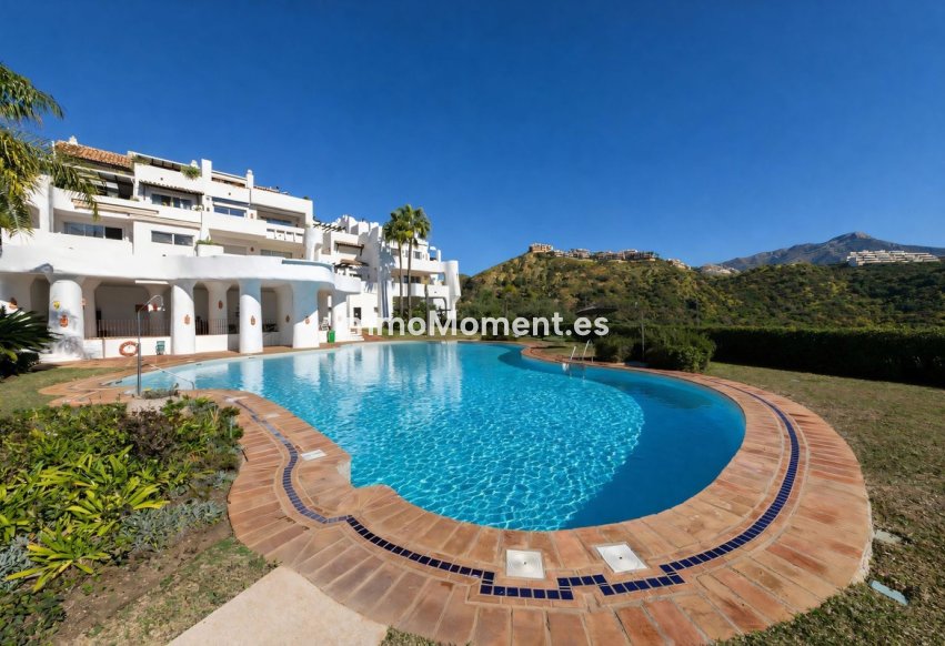 Resale - Apartment - Benahavís - La Quinta
