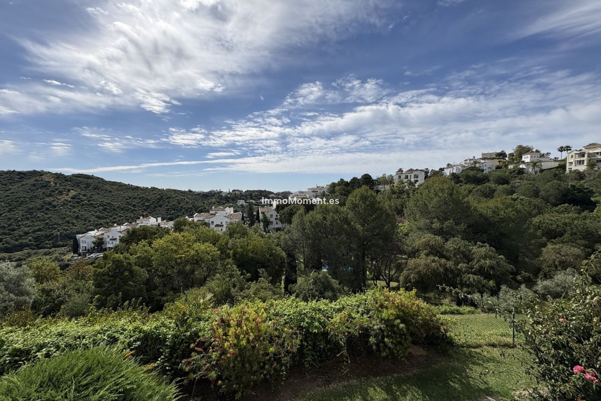 Resale - Apartment - Benahavís - La Quinta
