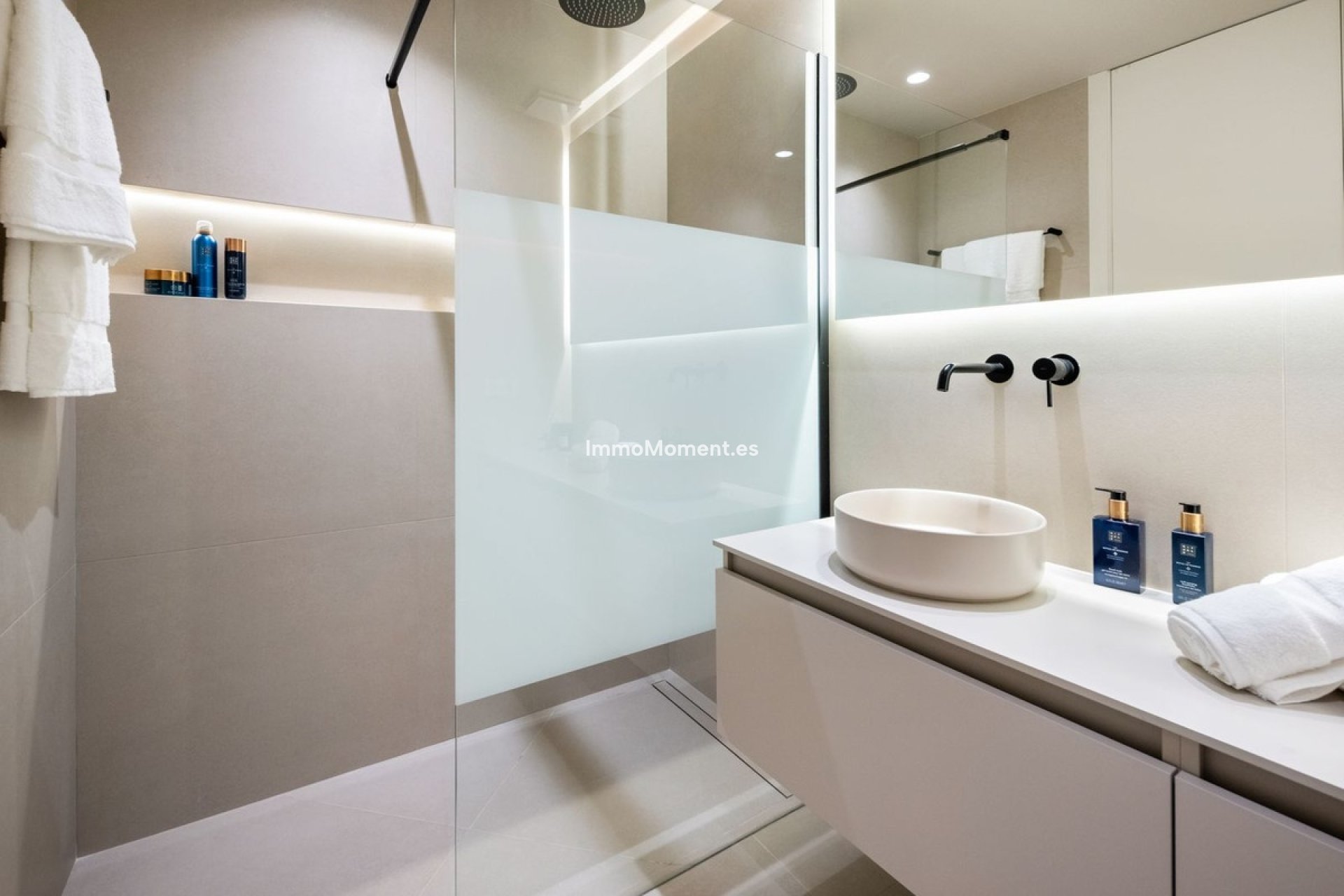 Resale - Apartment - Benahavís - La Quinta