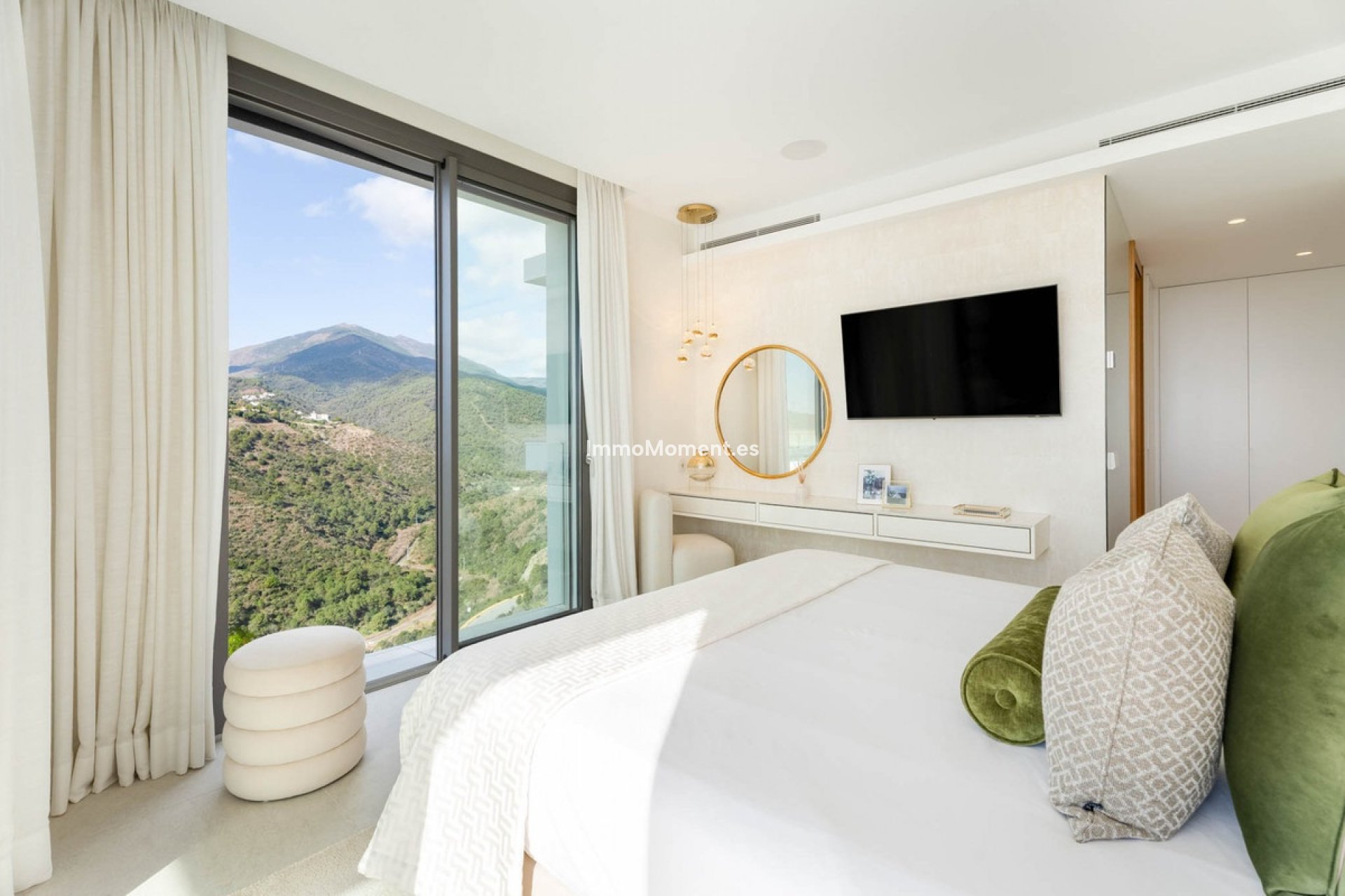Resale - Apartment - Benahavís - La Quinta