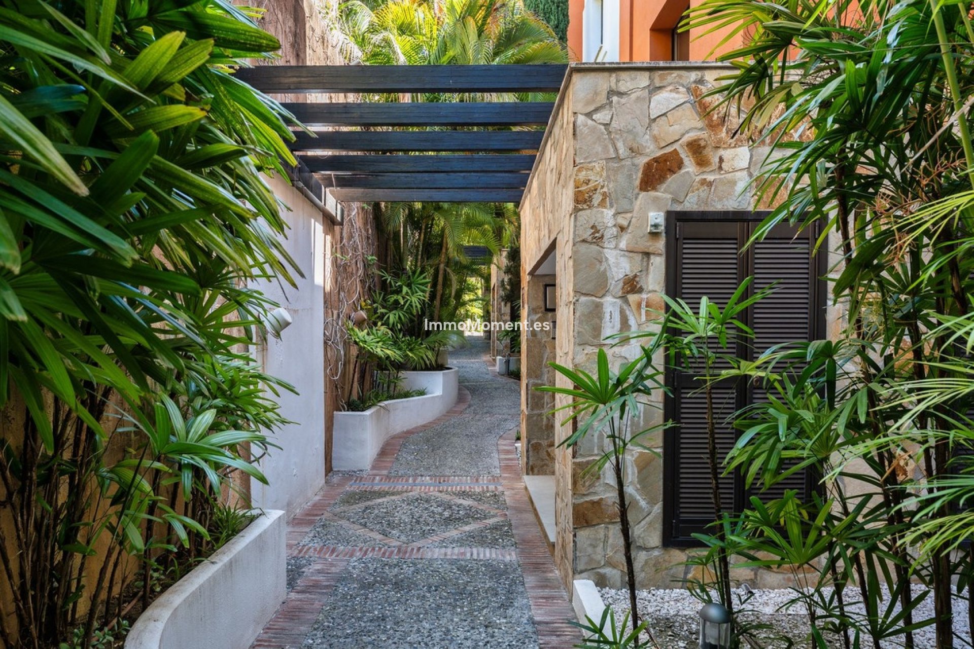 Resale - Apartment - Benahavís - La Quinta
