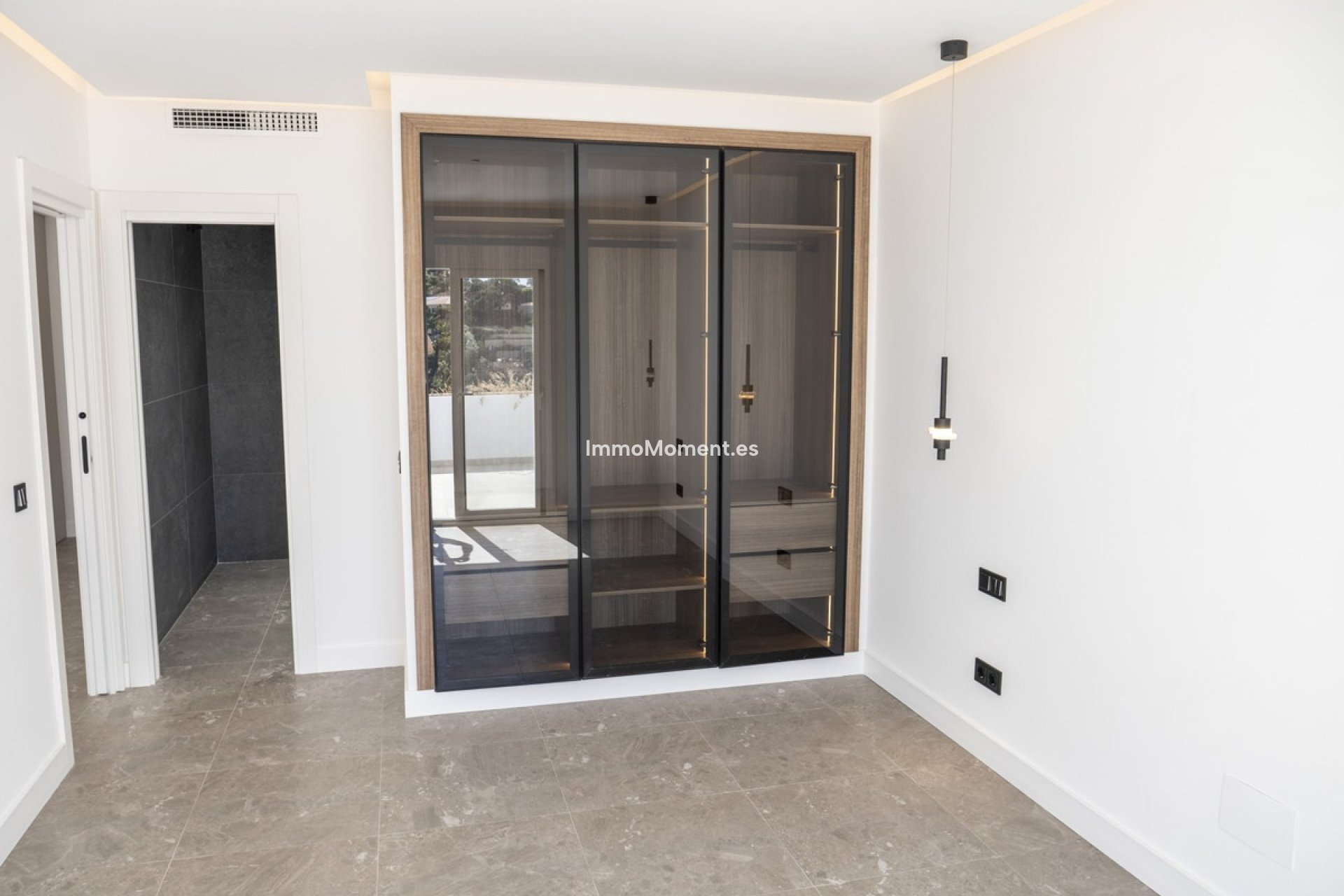 Resale - Apartment - Benahavís - La Quinta