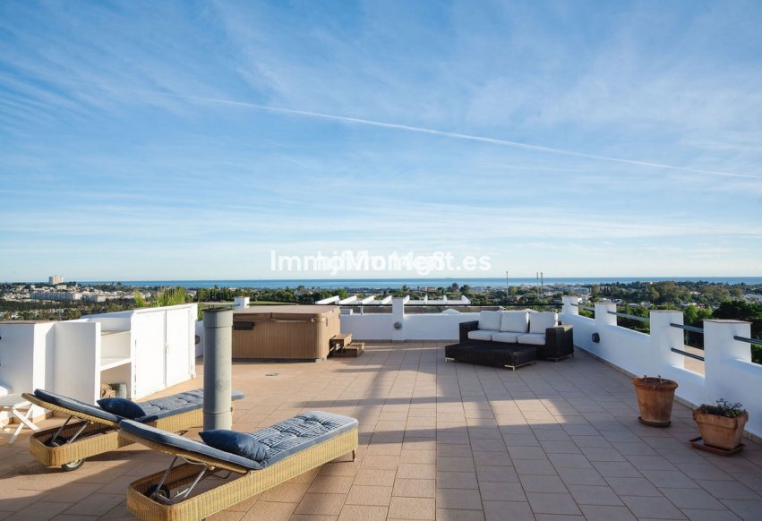 Resale - Apartment - Benahavís - La Quinta