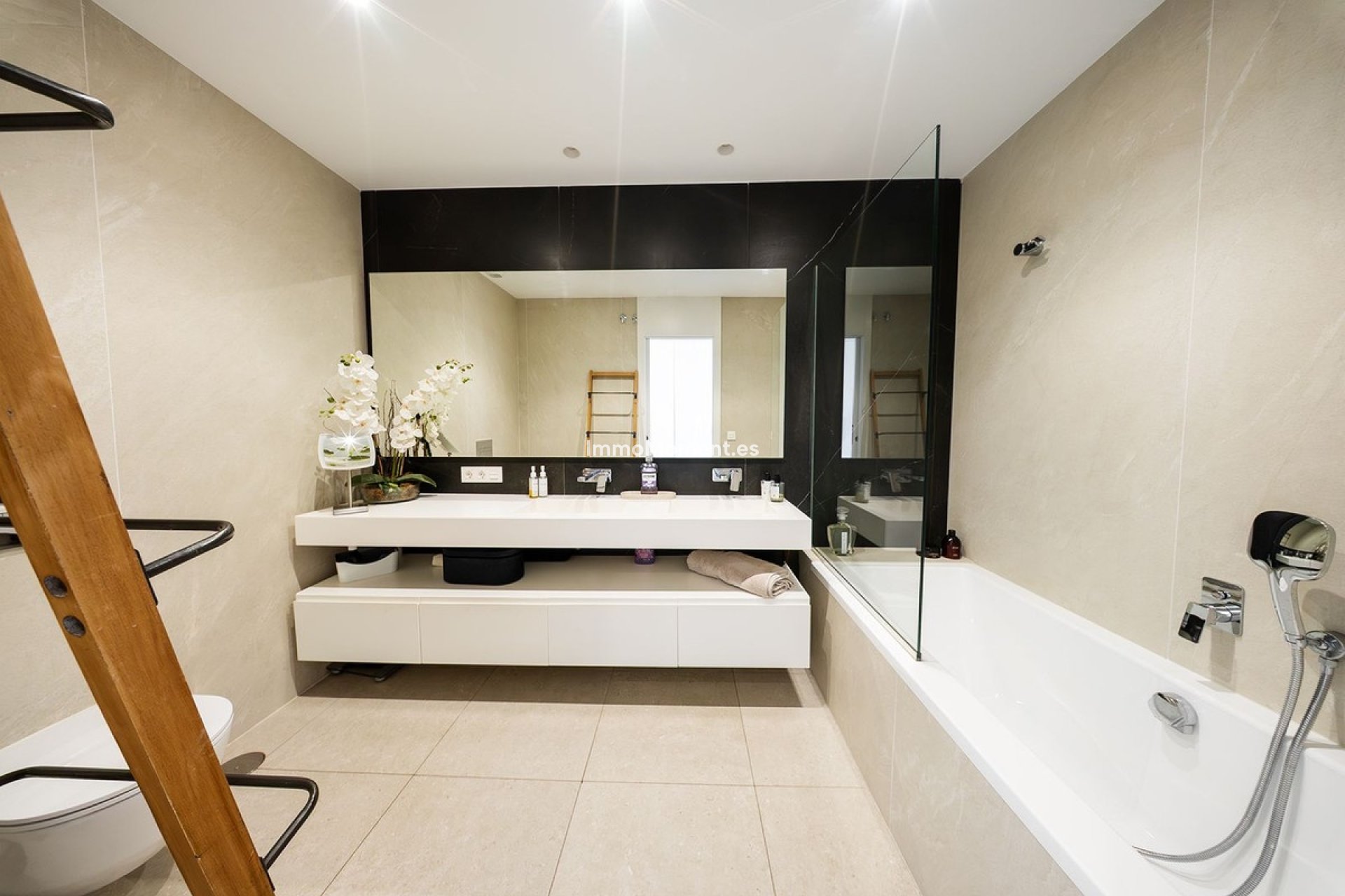 Resale - Apartment - Benahavís - La Quinta