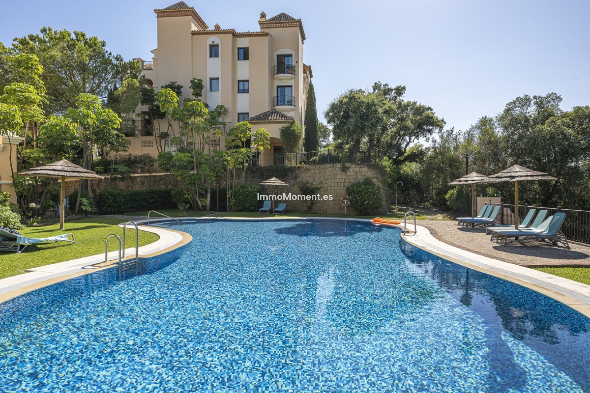 Resale - Apartment - Benahavís - La Quinta