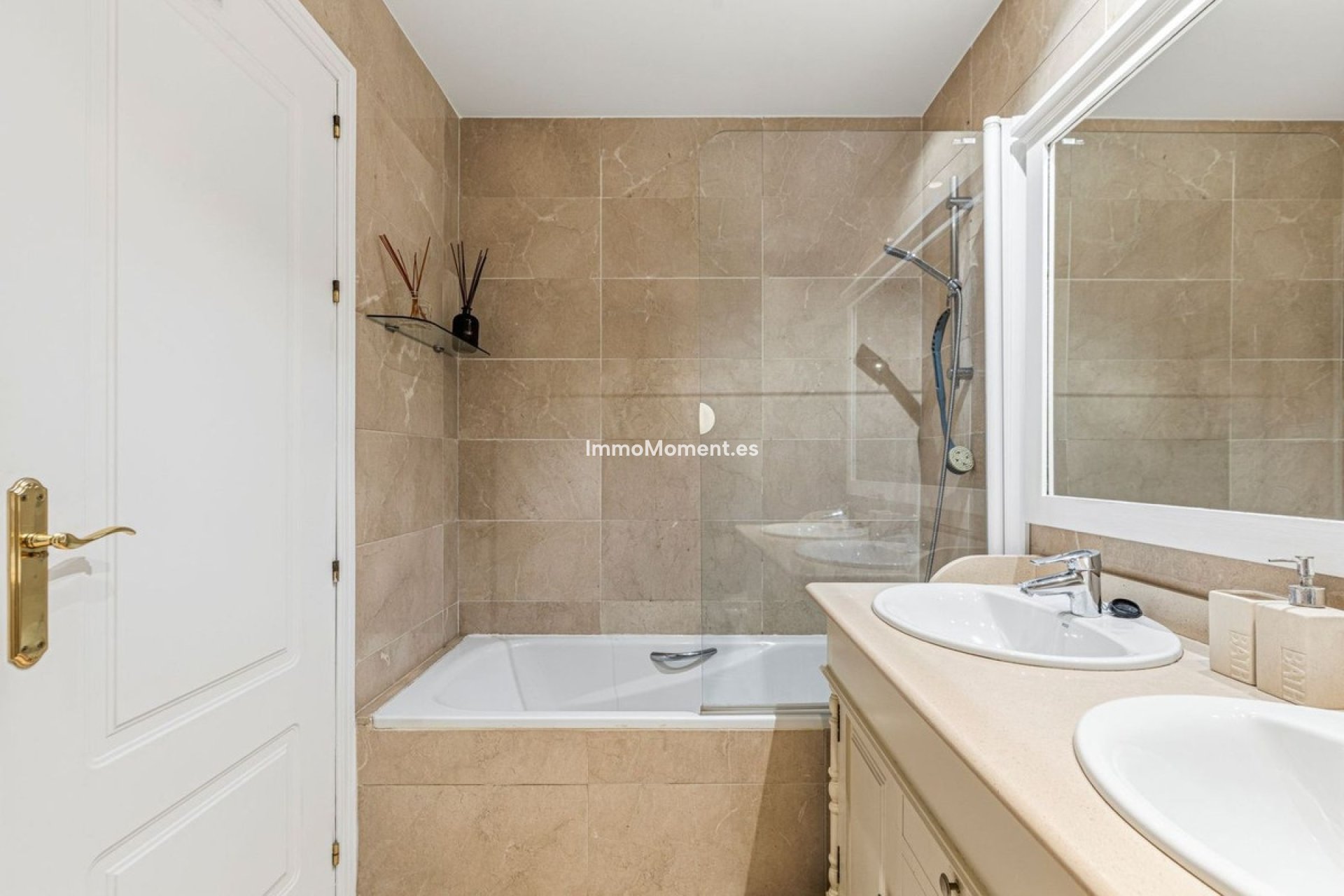 Resale - Apartment - Benahavís - Los Arqueros