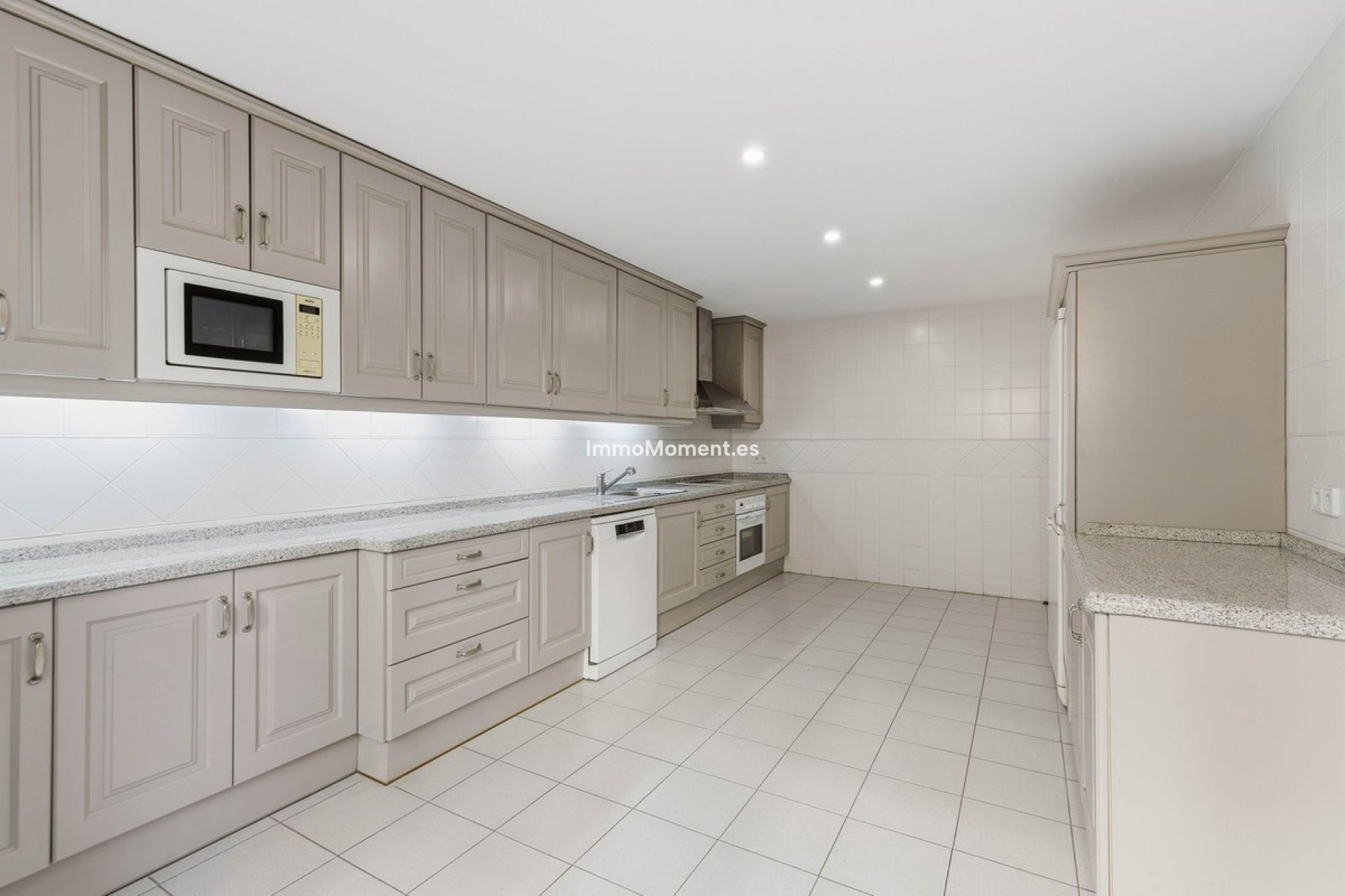 Resale - Apartment - Benahavís - Los Arqueros