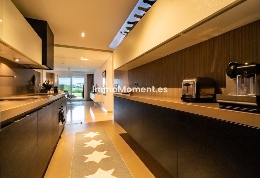 Resale - Apartment - Benahavís - Los Arqueros