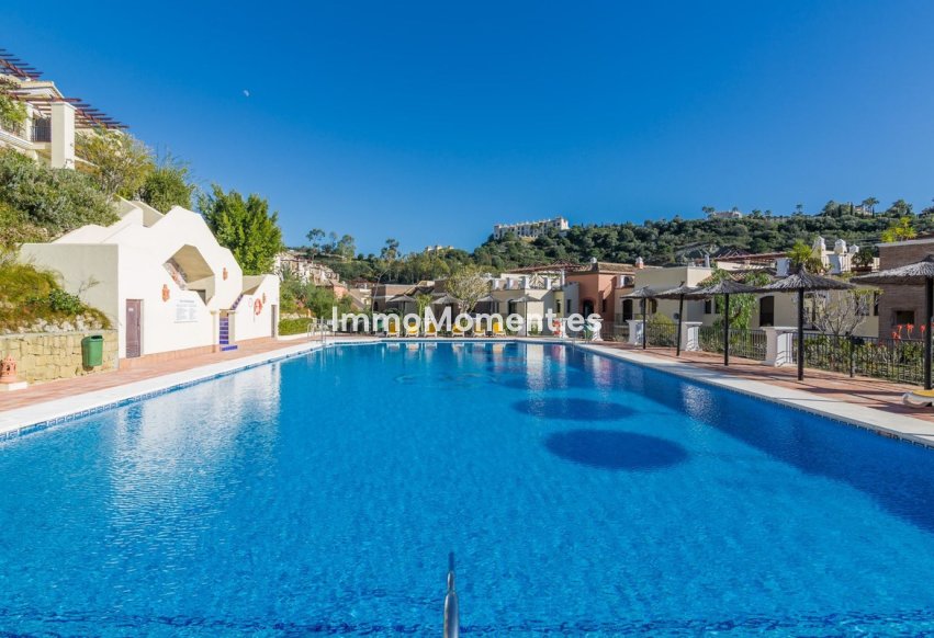 Resale - Apartment - Benahavís - Los Arqueros