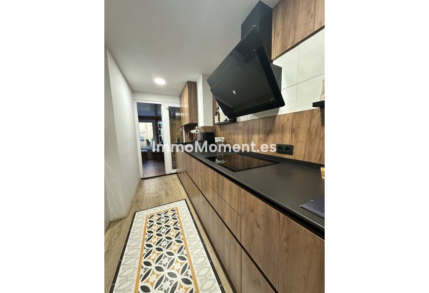 Resale - Apartment - Benalmadena - Benalmadena Centro