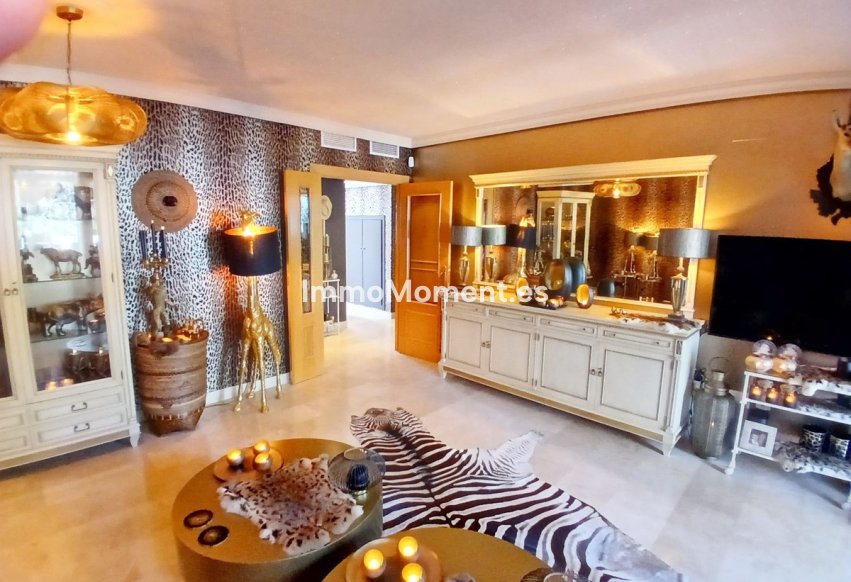 Resale - Apartment - Benalmadena - Benalmadena Centro