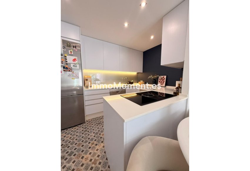 Resale - Apartment - Benalmadena - Benalmadena Centro