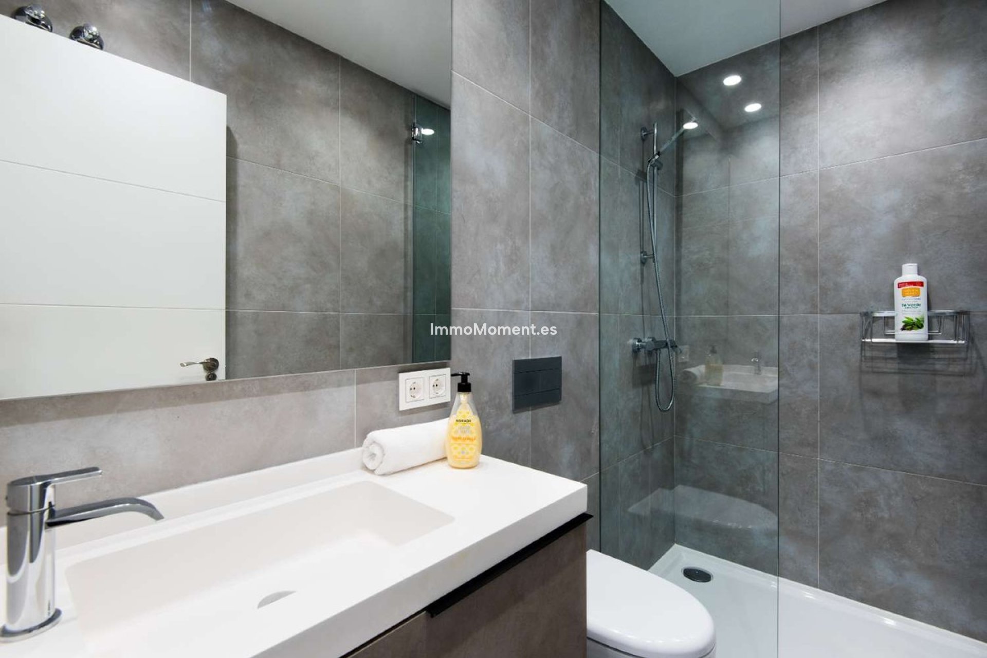 Resale - Apartment - Benalmadena - Benalmadena Centro