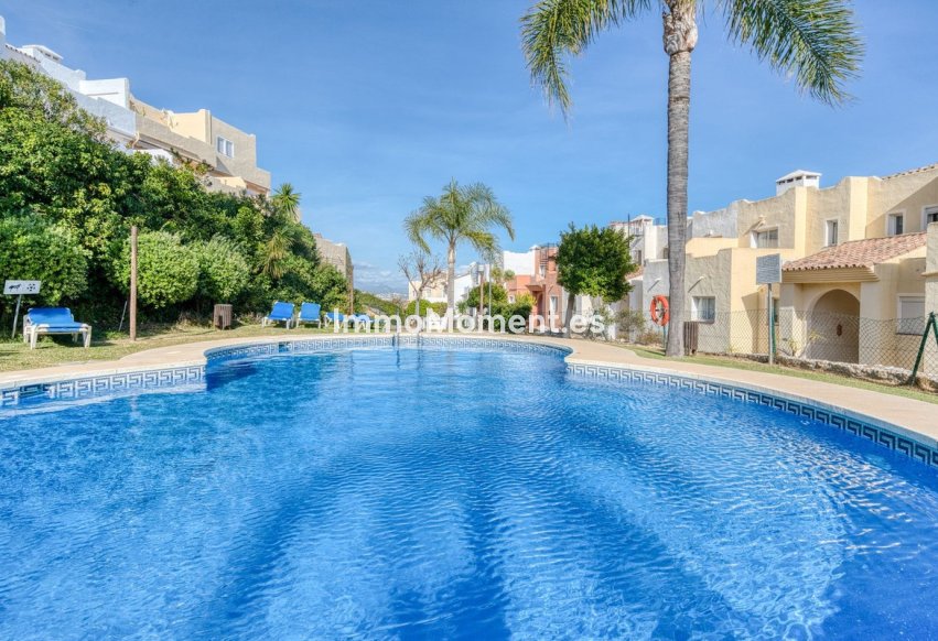 Resale - Apartment - Casares - Casares Centro