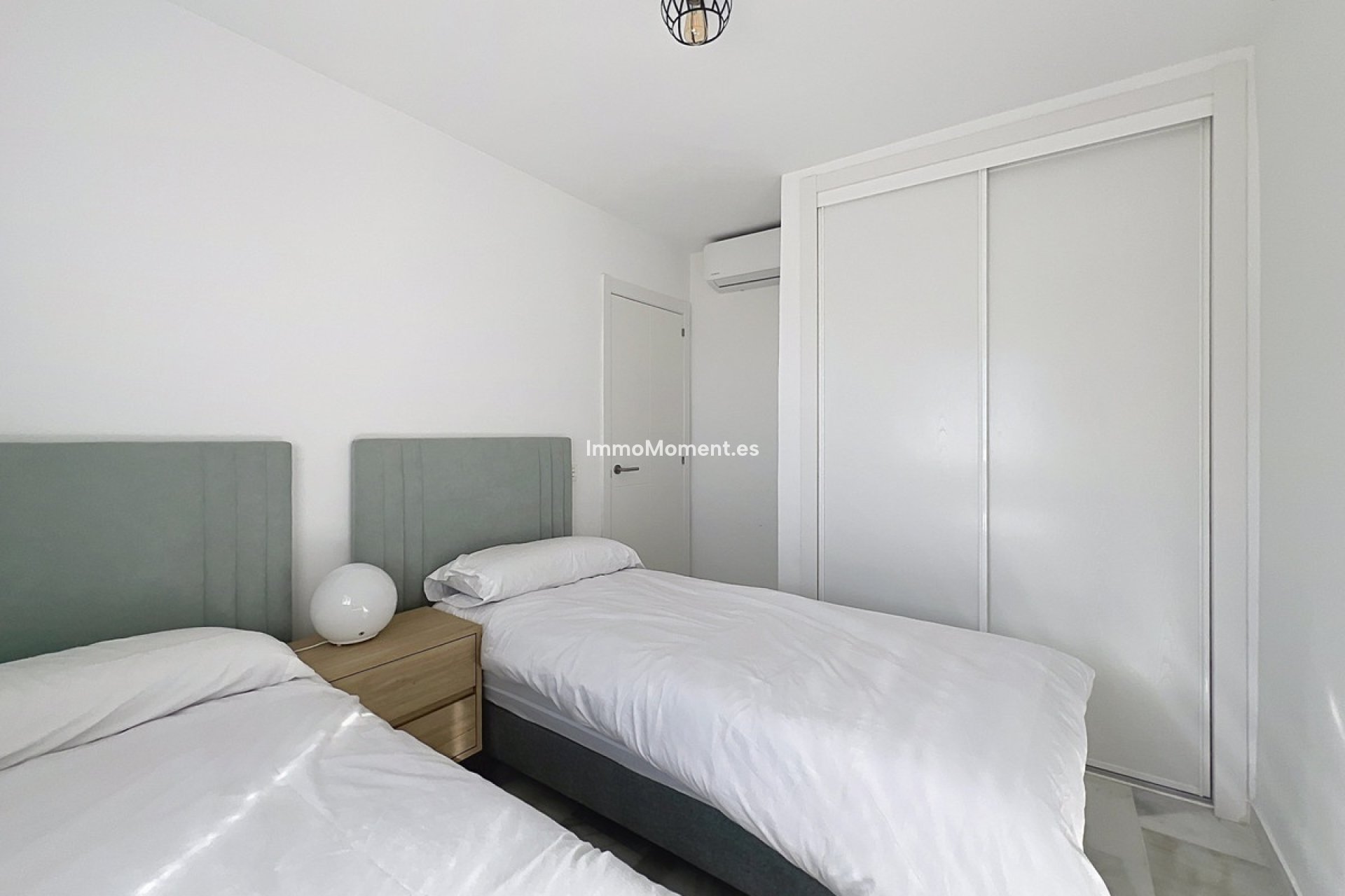 Resale - Apartment - Casares - Doña Julia