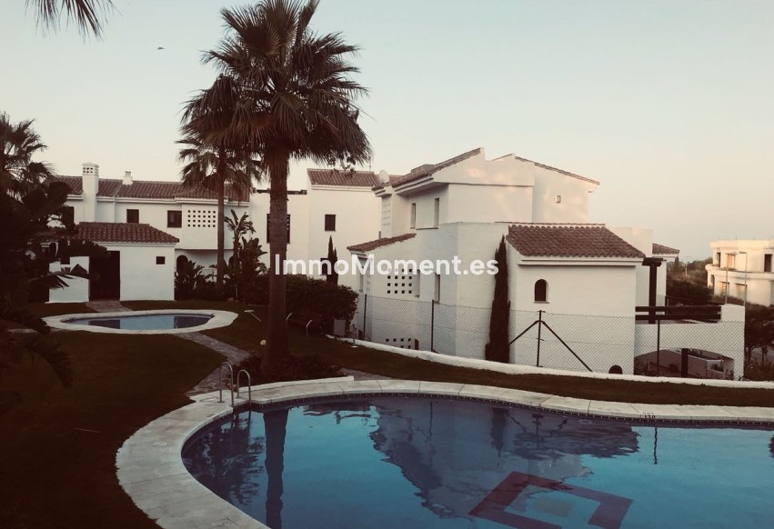 Resale - Apartment - Casares - Doña Julia