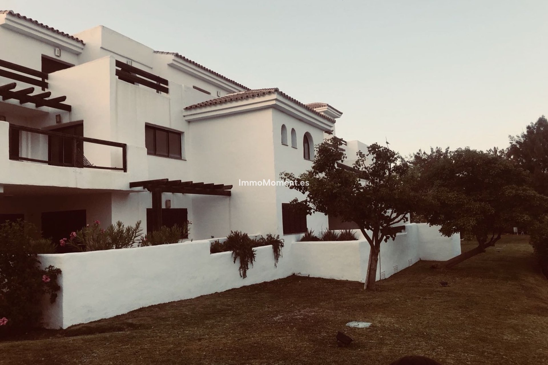Resale - Apartment - Casares - Doña Julia
