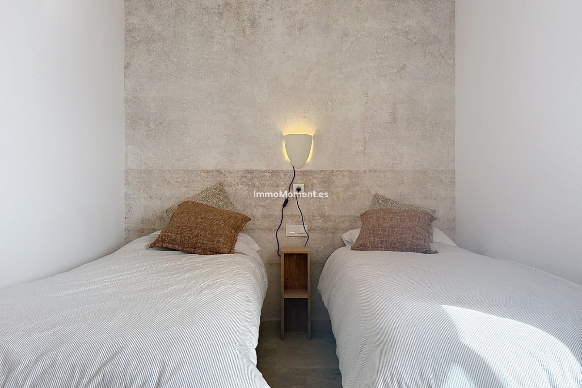 Resale - Apartment - Casares - Doña Julia