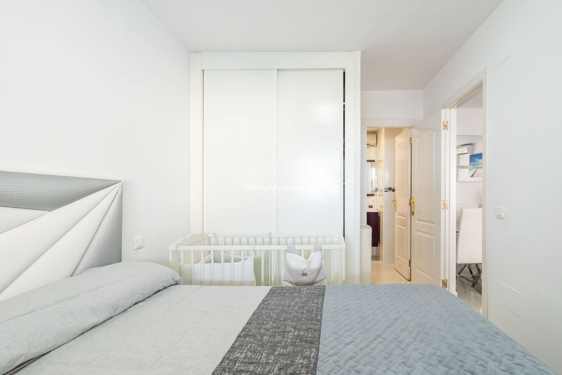 Resale - Apartment - Casares - Doña Julia