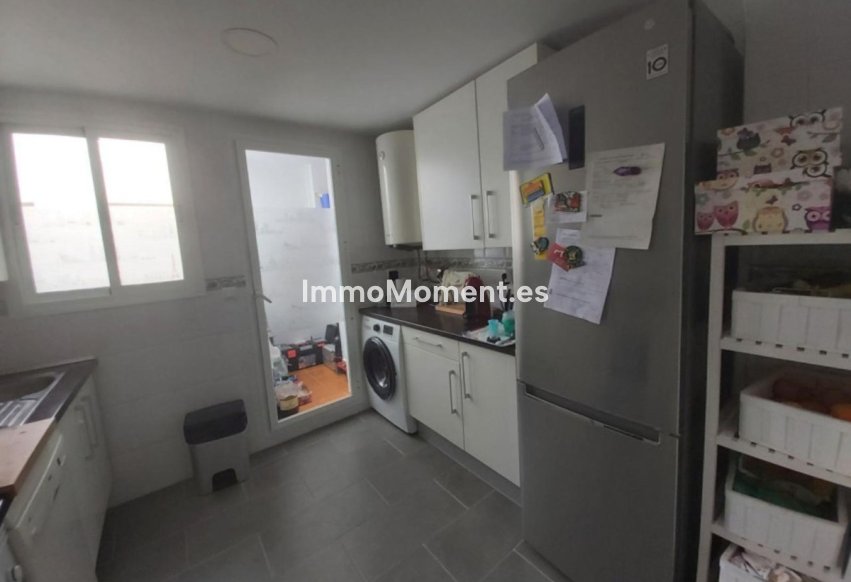 Resale - Apartment - Casares - Doña Julia