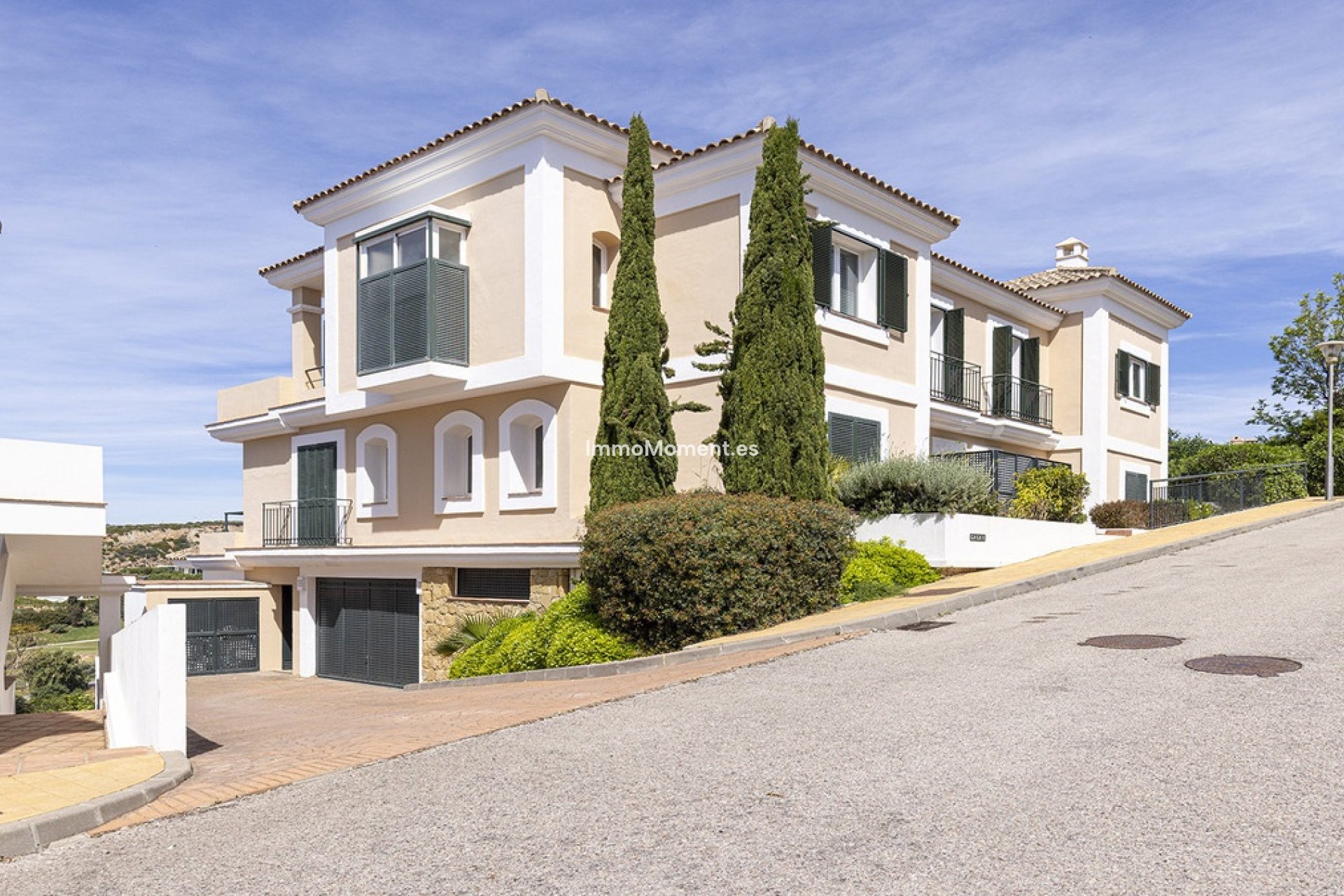 Resale - Apartment - Casares - Doña Julia