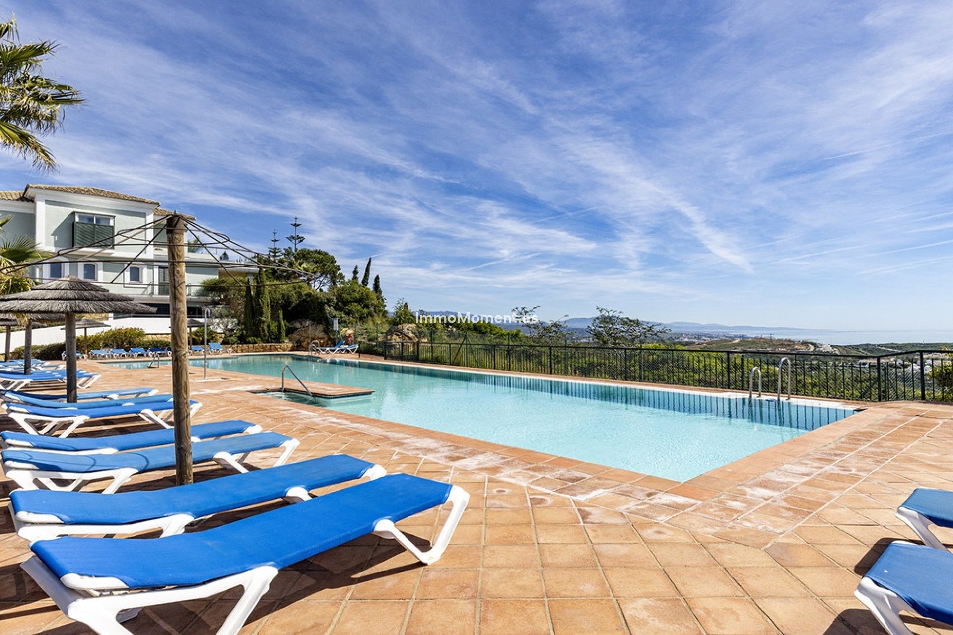 Resale - Apartment - Casares - Doña Julia