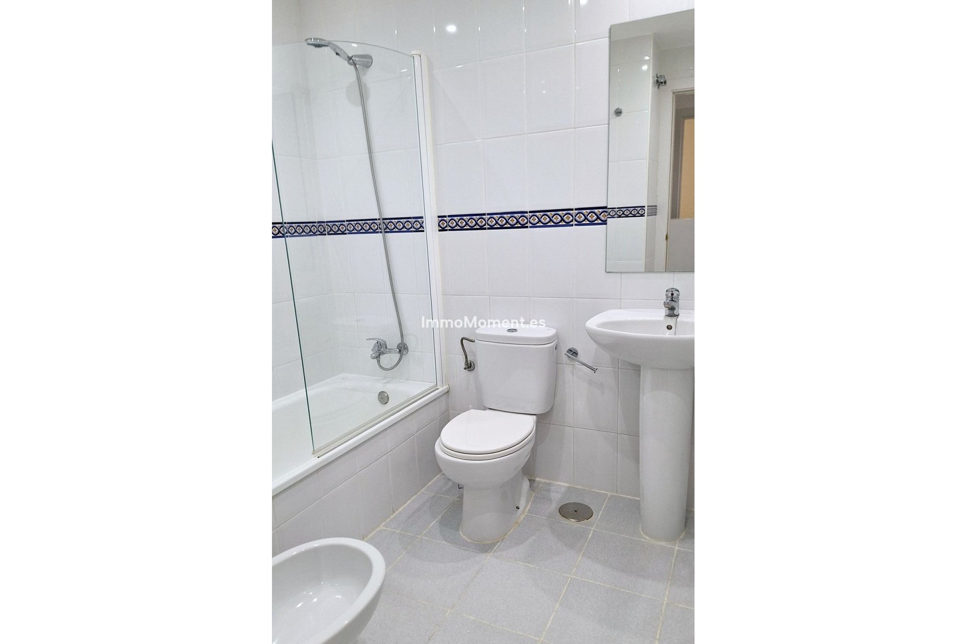 Resale - Apartment - Casares - Doña Julia