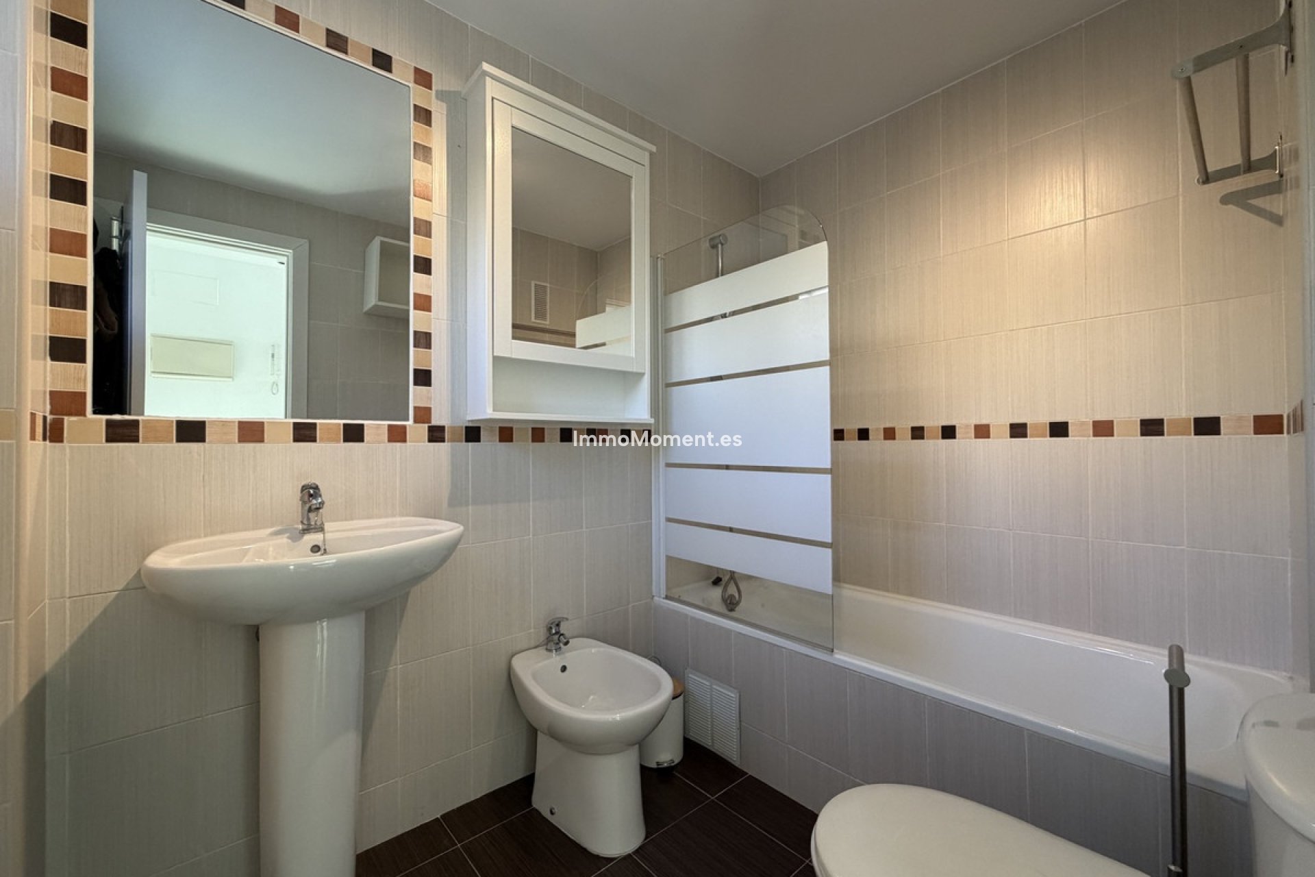 Resale - Apartment - Casares - Doña Julia
