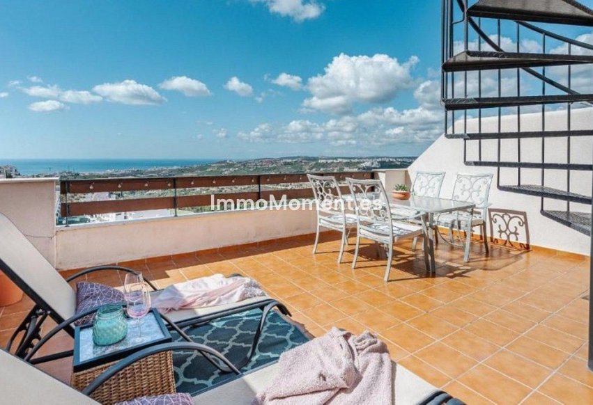 Resale - Apartment - Casares - Doña Julia