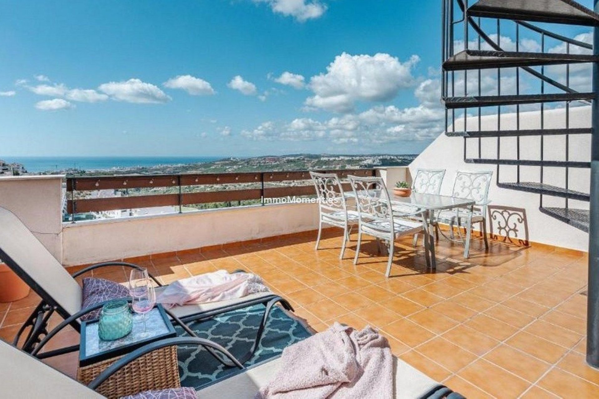 Resale - Apartment - Casares - Doña Julia
