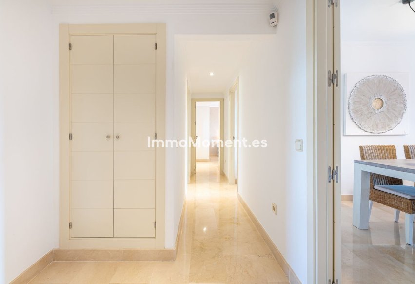 Resale - Apartment - Casares - Doña Julia