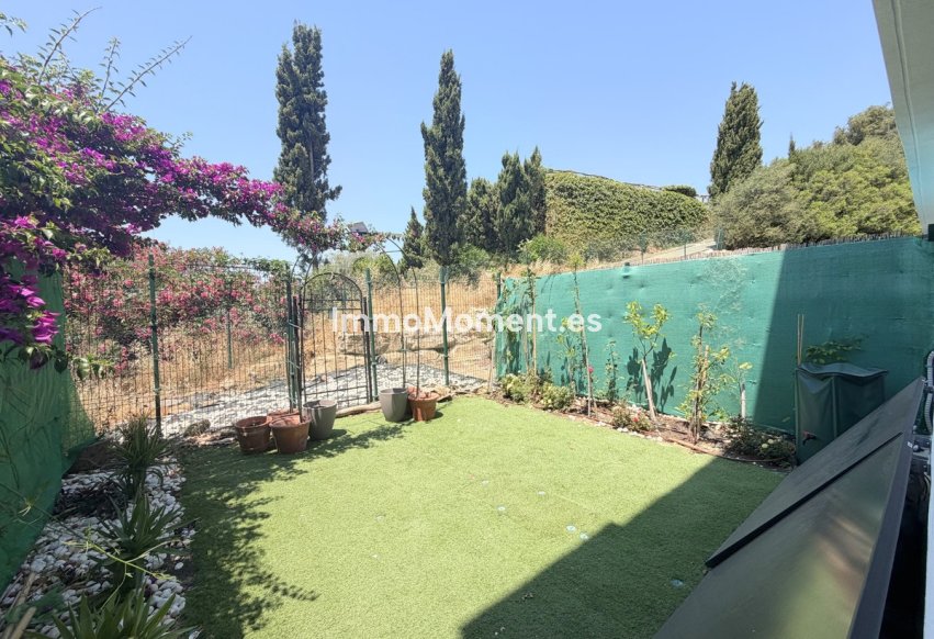 Resale - Apartment - Casares - Doña Julia