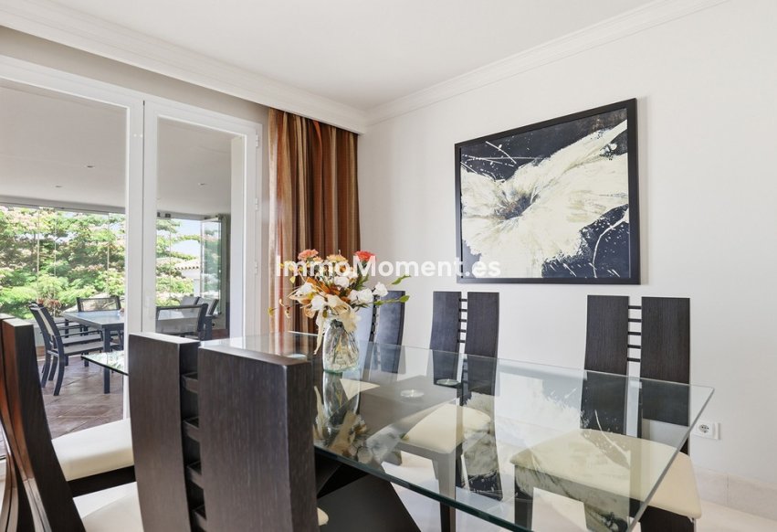 Resale - Apartment - Casares - Doña Julia