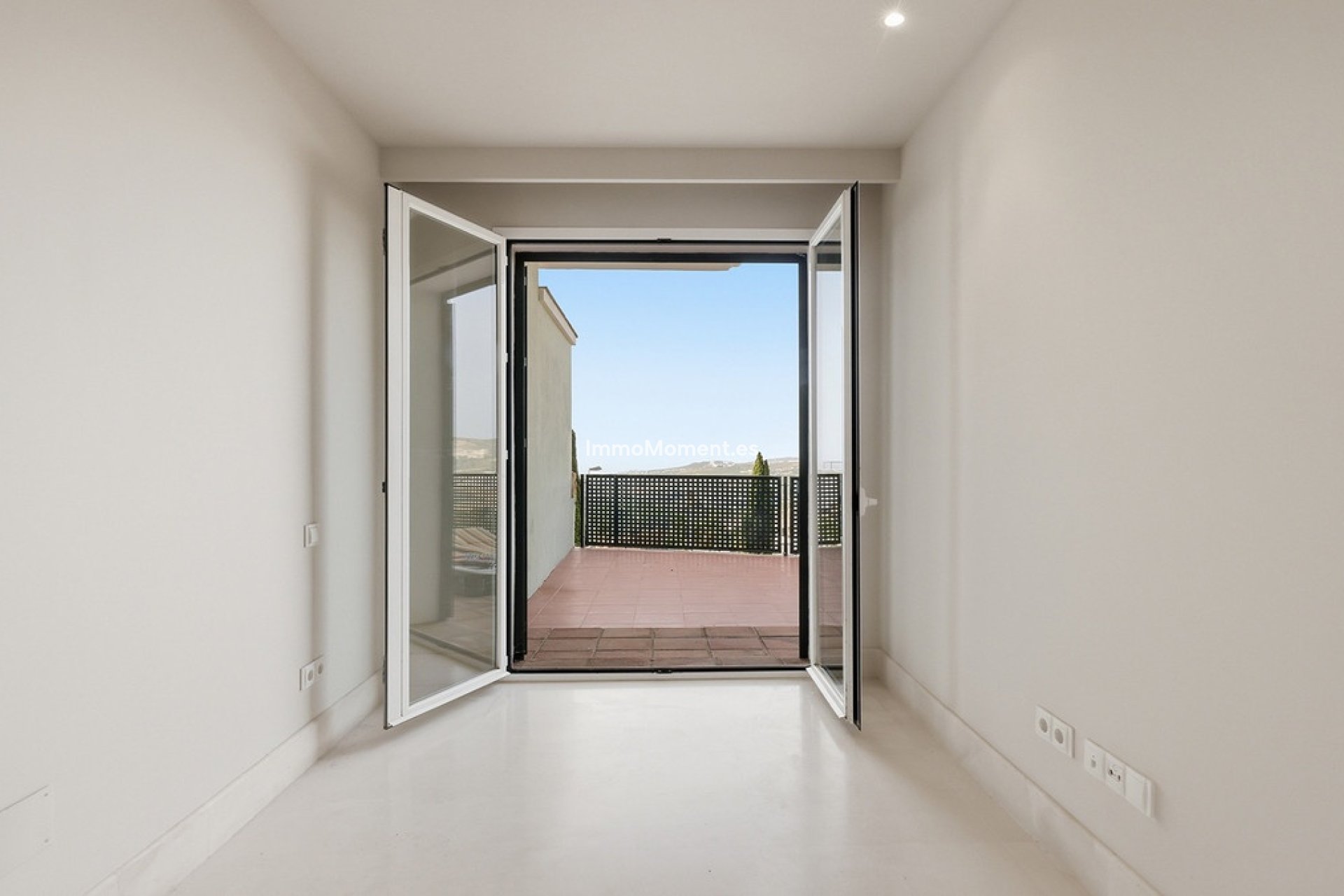 Resale - Apartment - Casares - Doña Julia