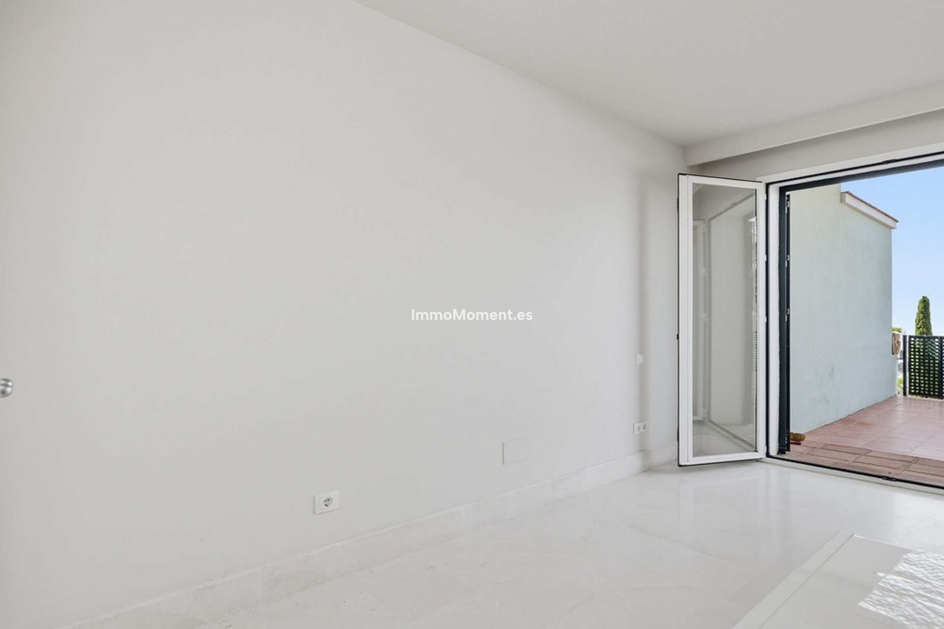 Resale - Apartment - Casares - Doña Julia