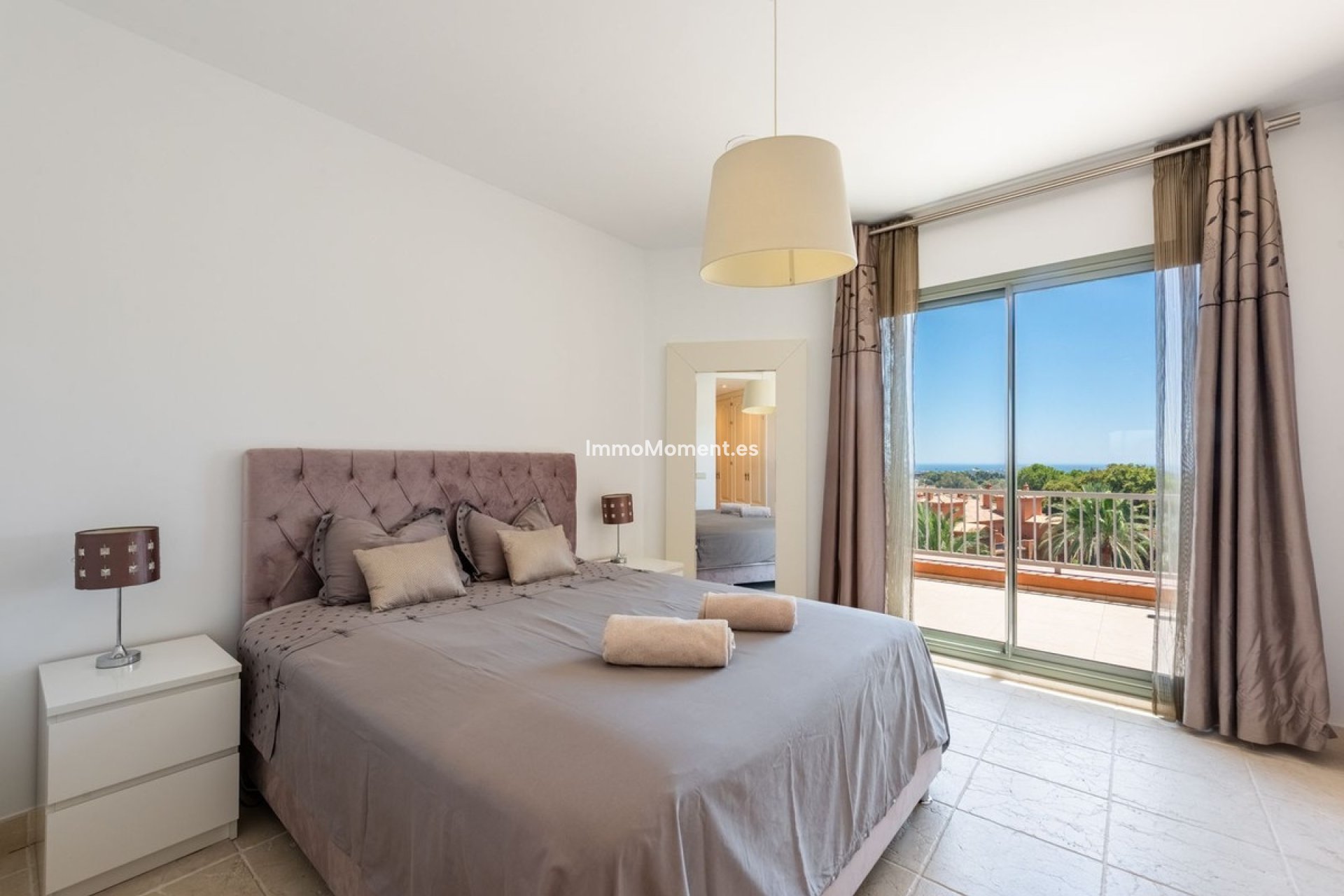 Resale - Apartment - Estepona - Atalaya