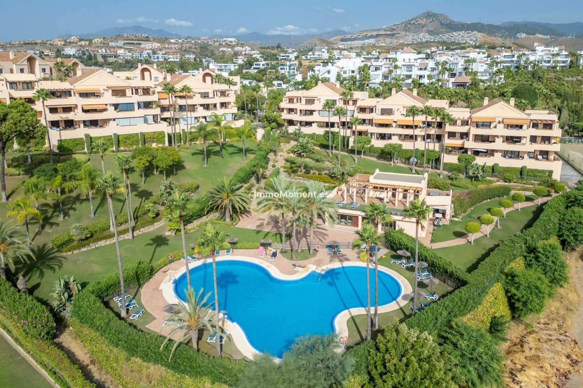 Resale - Apartment - Estepona - Atalaya