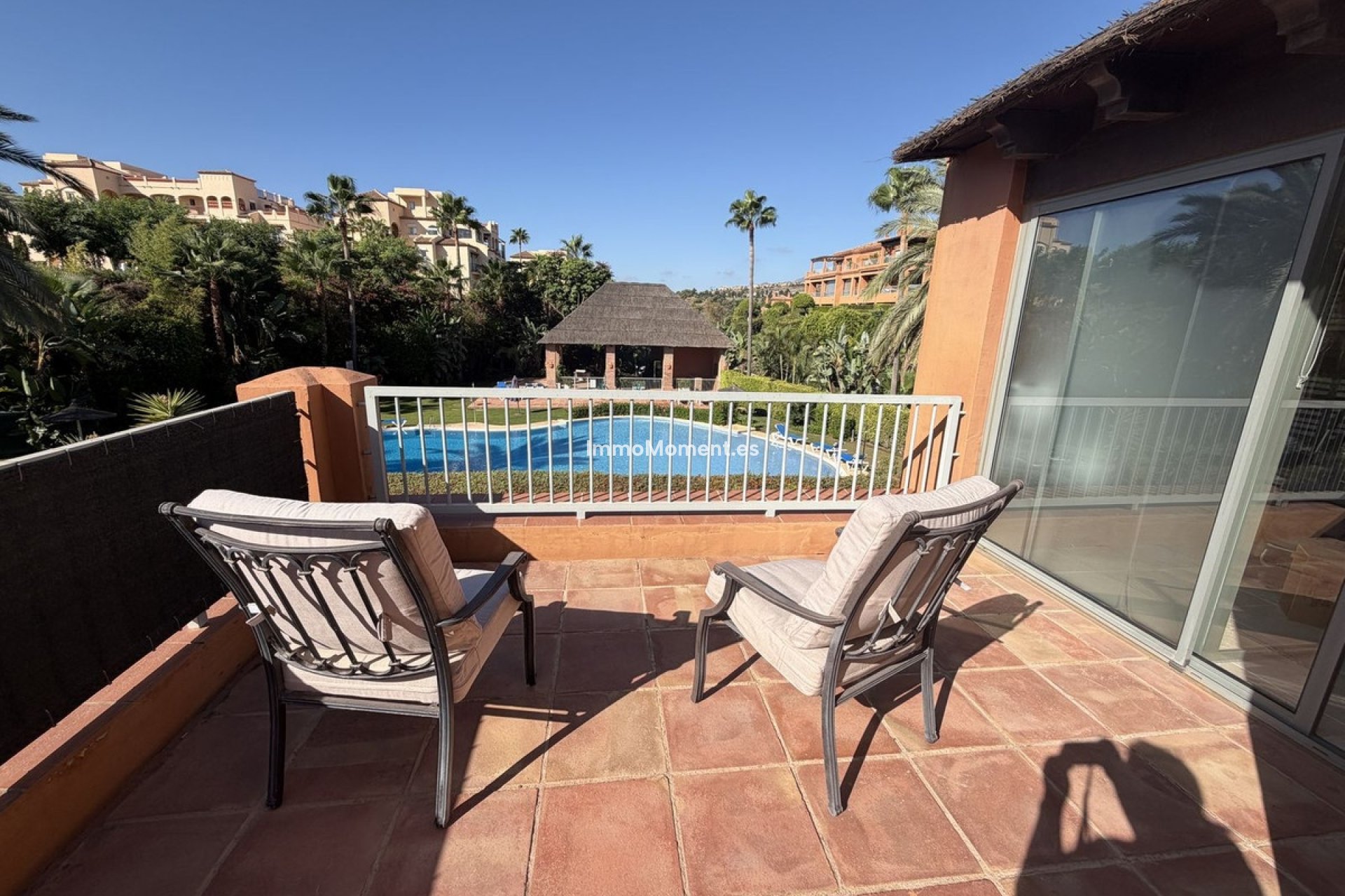Resale - Apartment - Estepona - Atalaya