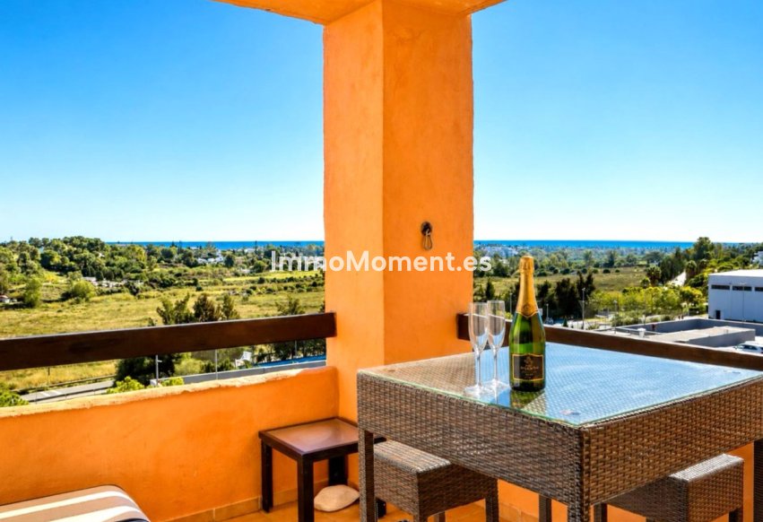 Resale - Apartment - Estepona - Atalaya