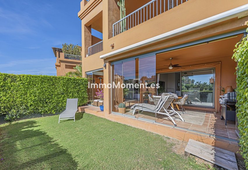 Resale - Apartment - Estepona - Atalaya