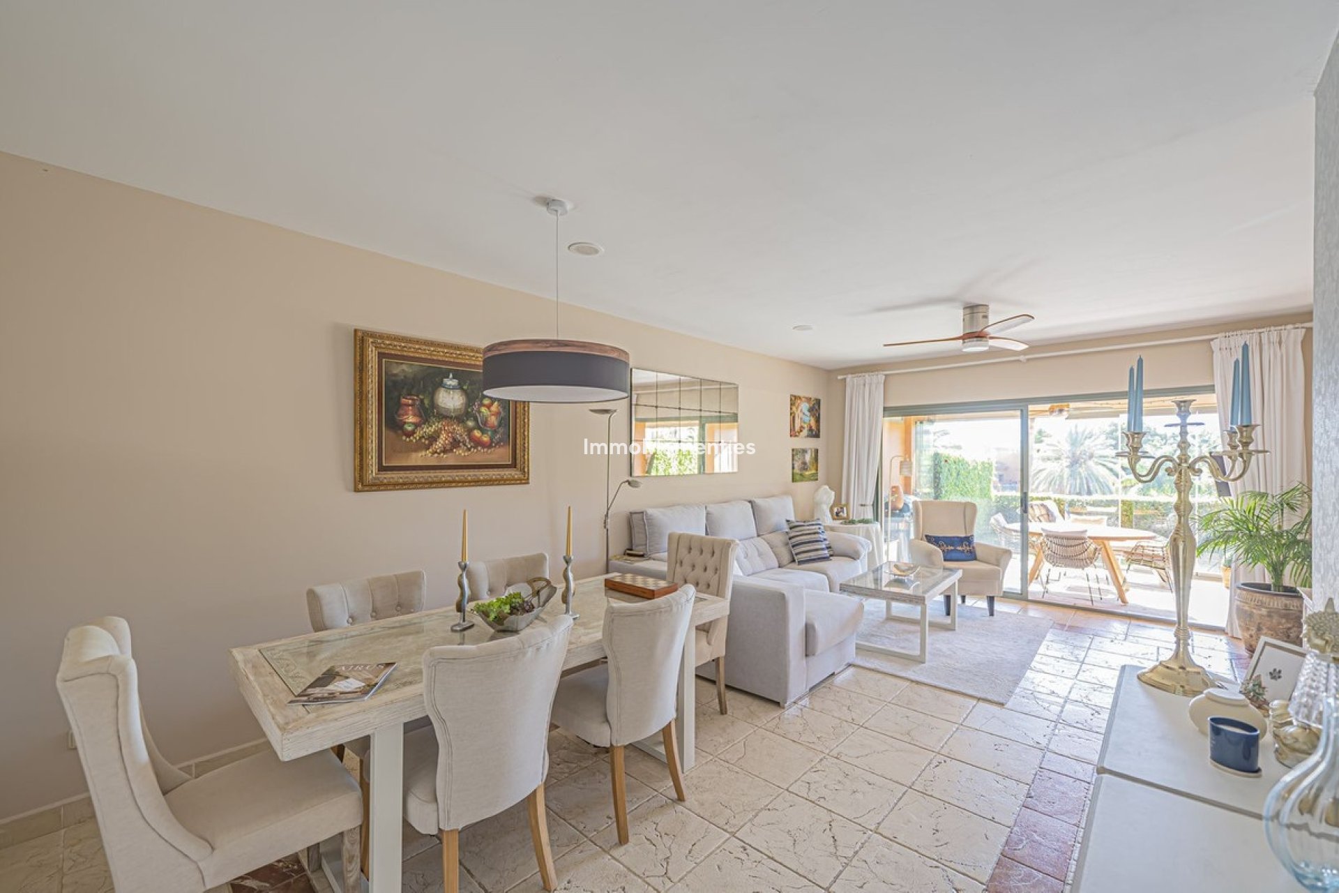 Resale - Apartment - Estepona - Atalaya