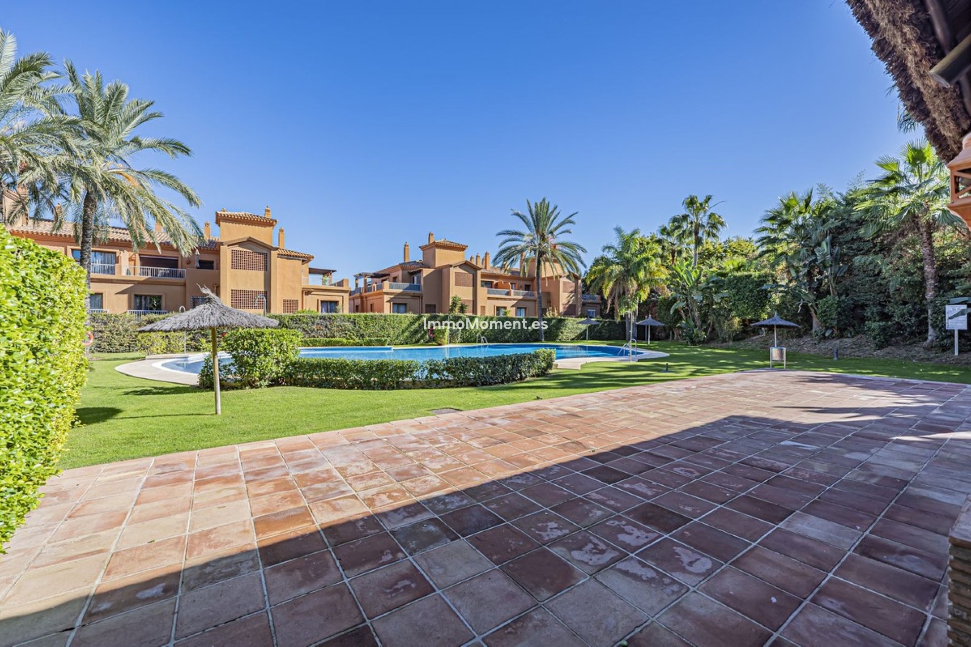 Resale - Apartment - Estepona - Atalaya