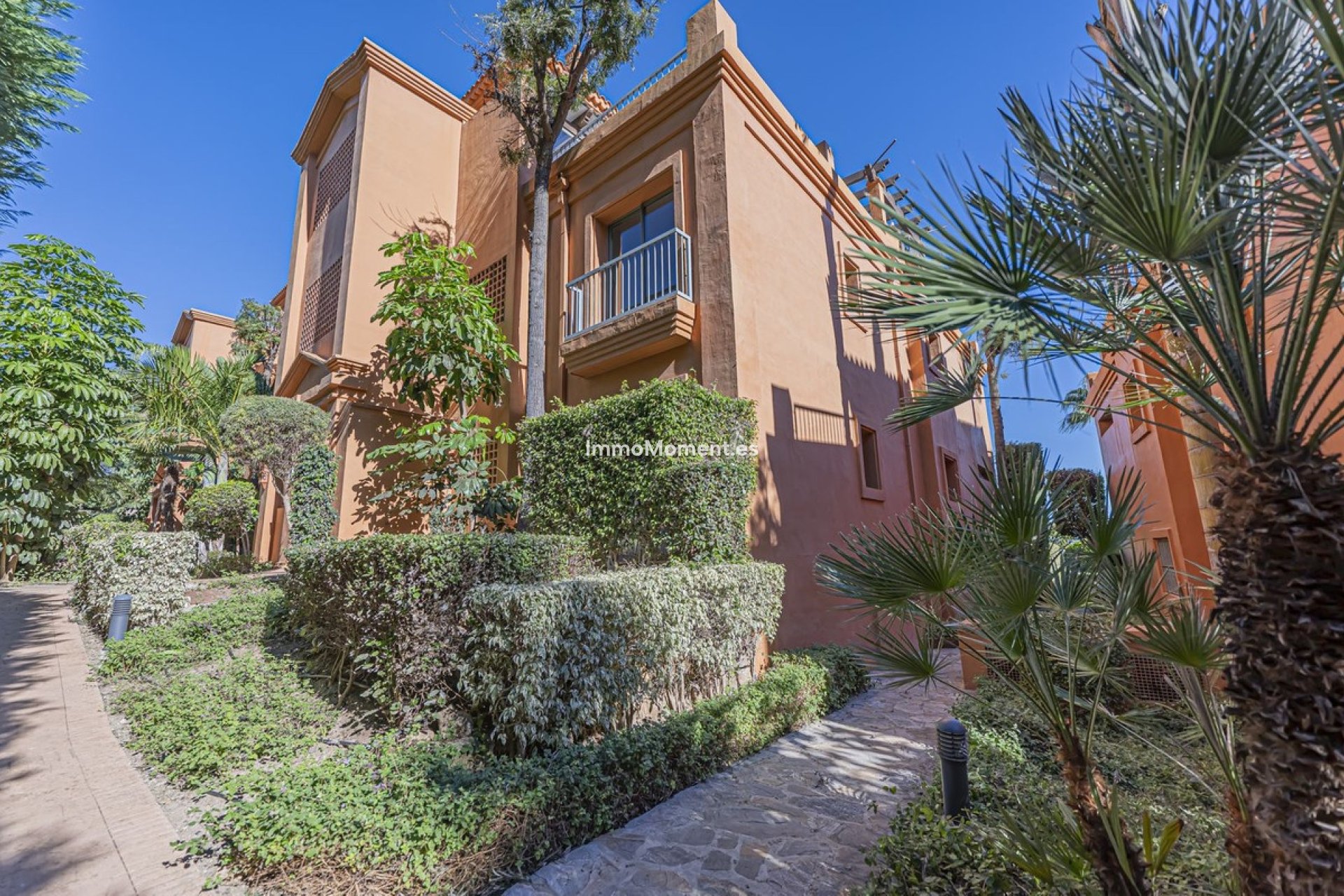 Resale - Apartment - Estepona - Atalaya