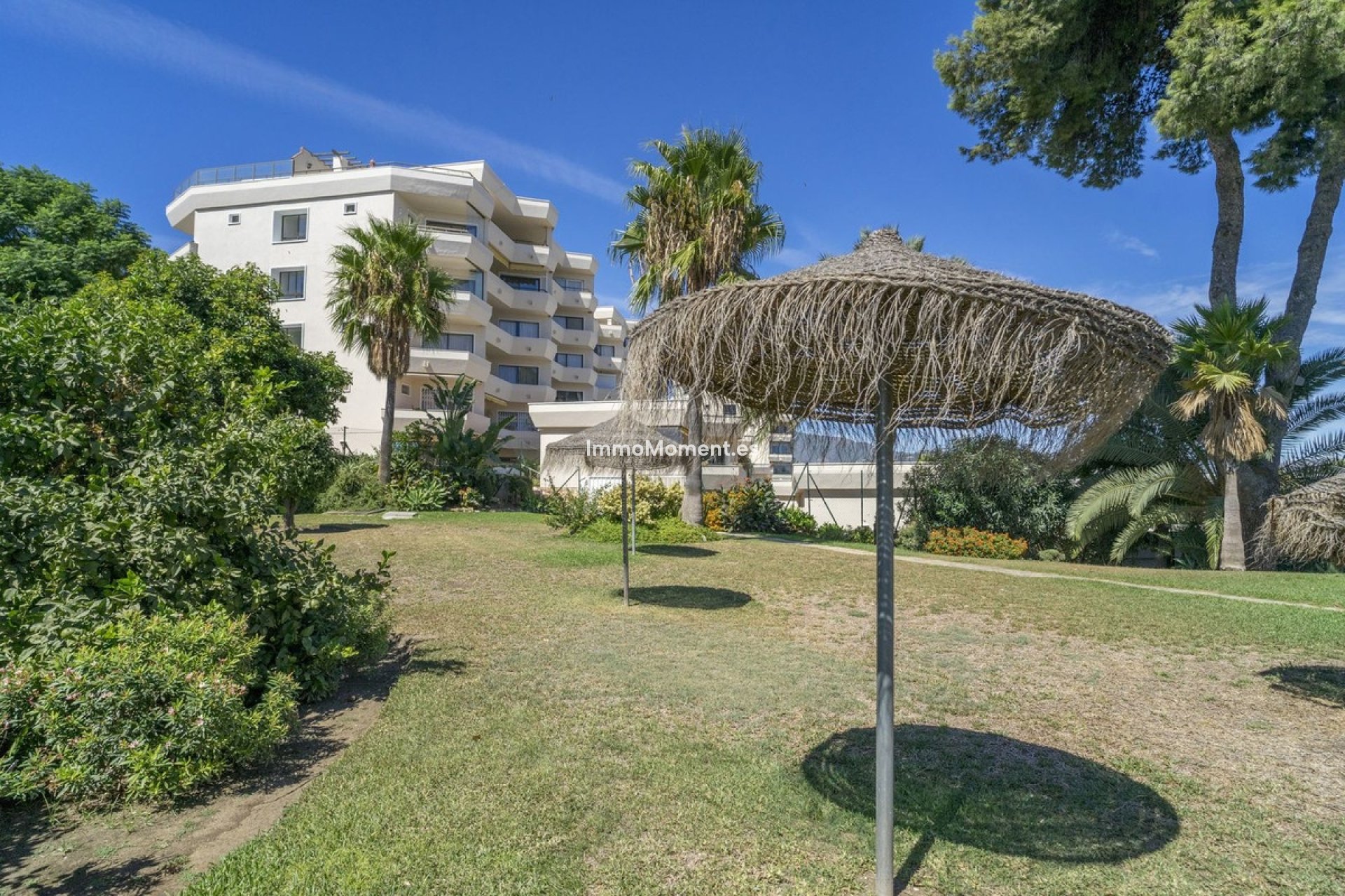 Resale - Apartment - Estepona - Atalaya