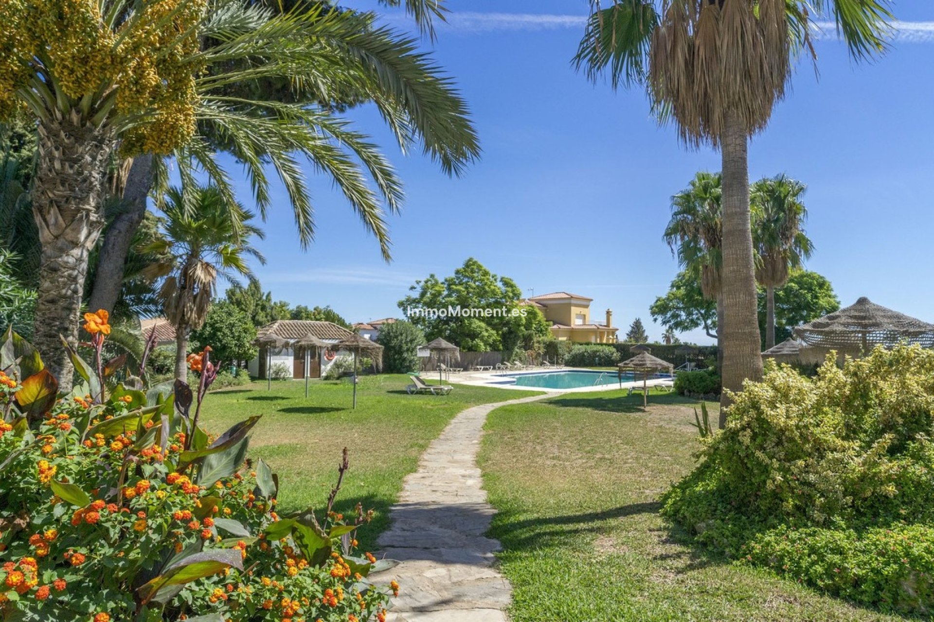Resale - Apartment - Estepona - Atalaya