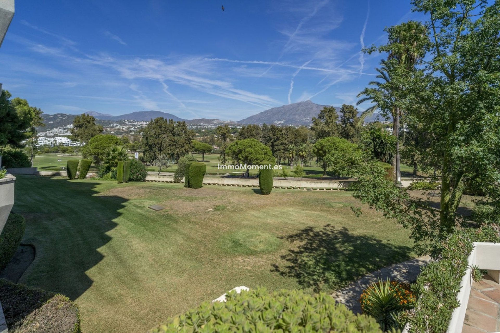 Resale - Apartment - Estepona - Atalaya