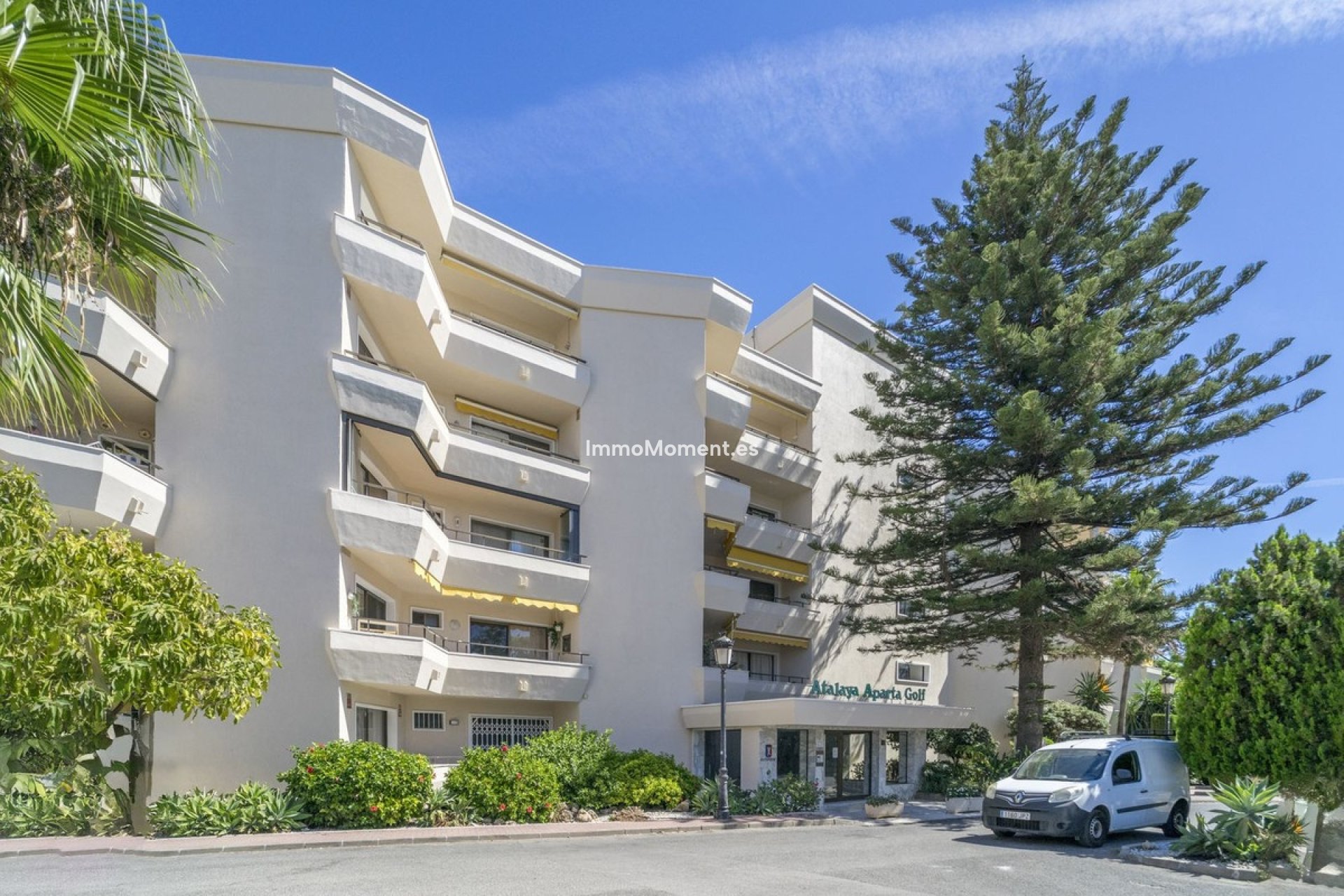 Resale - Apartment - Estepona - Atalaya